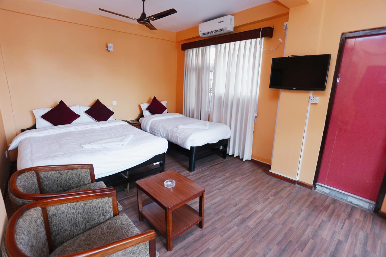 Bishwonath Hotel Катманду Экстерьер фото